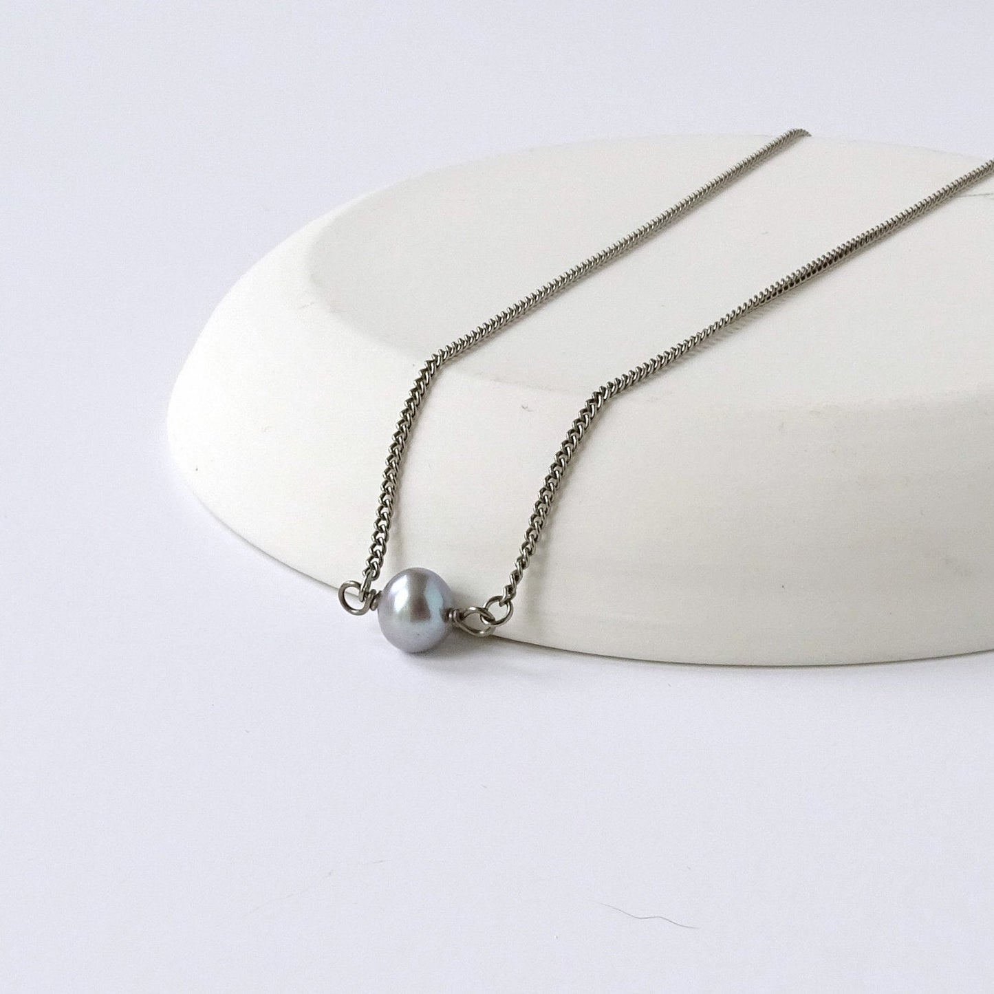 Single Gray Pearl Titanium Necklace, Freshwater Pearl Niobium Bridal Necklace, Hypoallergenic Nickel Free for Sensitive Skin