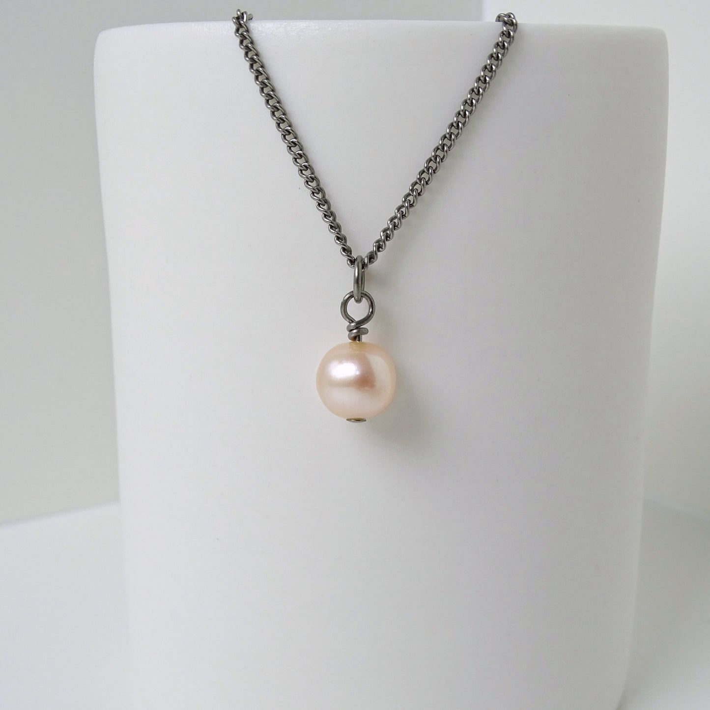 Pink Pearl Pendant Titanium Necklace, Real Pearl Necklace for Sensitive Skin, Freshwater Pearl Titanium Jewelry, Hypoallergenic Nickel Free