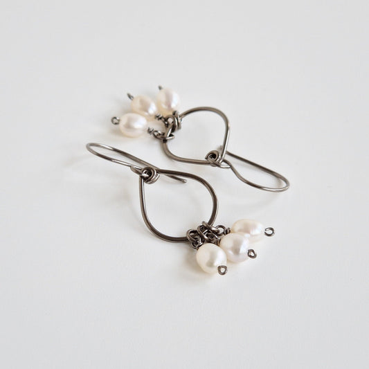 Hypoallergenic Teardrop Earrings with White Pearls