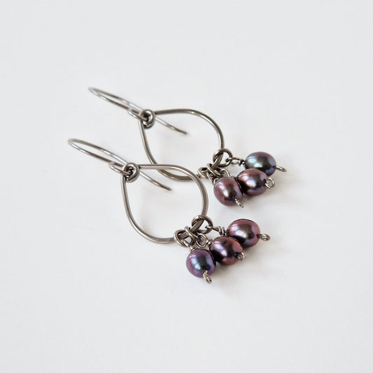 Hypoallergenic Teardrop Earrings with Black Pearls