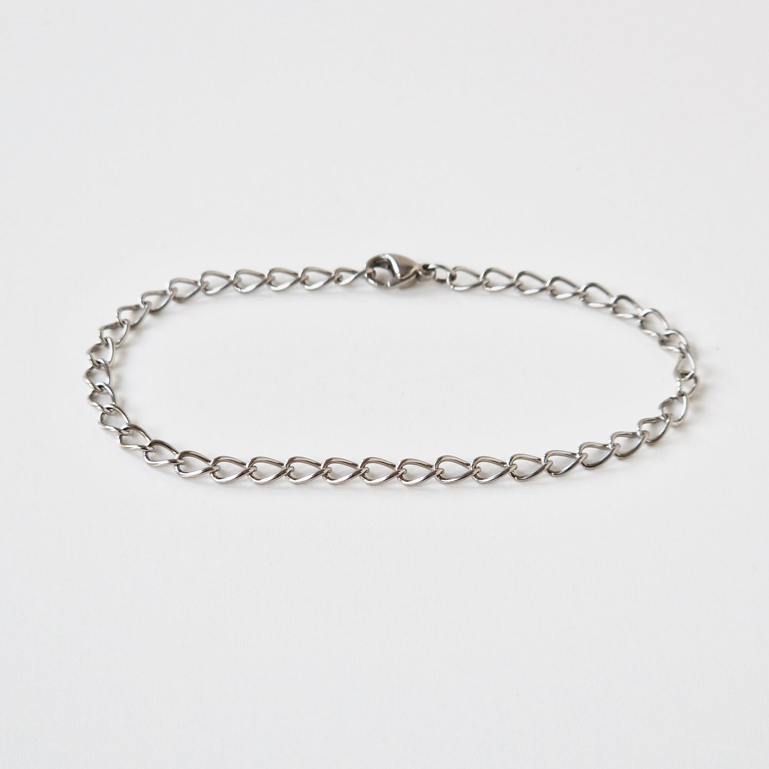 Fine Curb Chain Titanium Bracelet