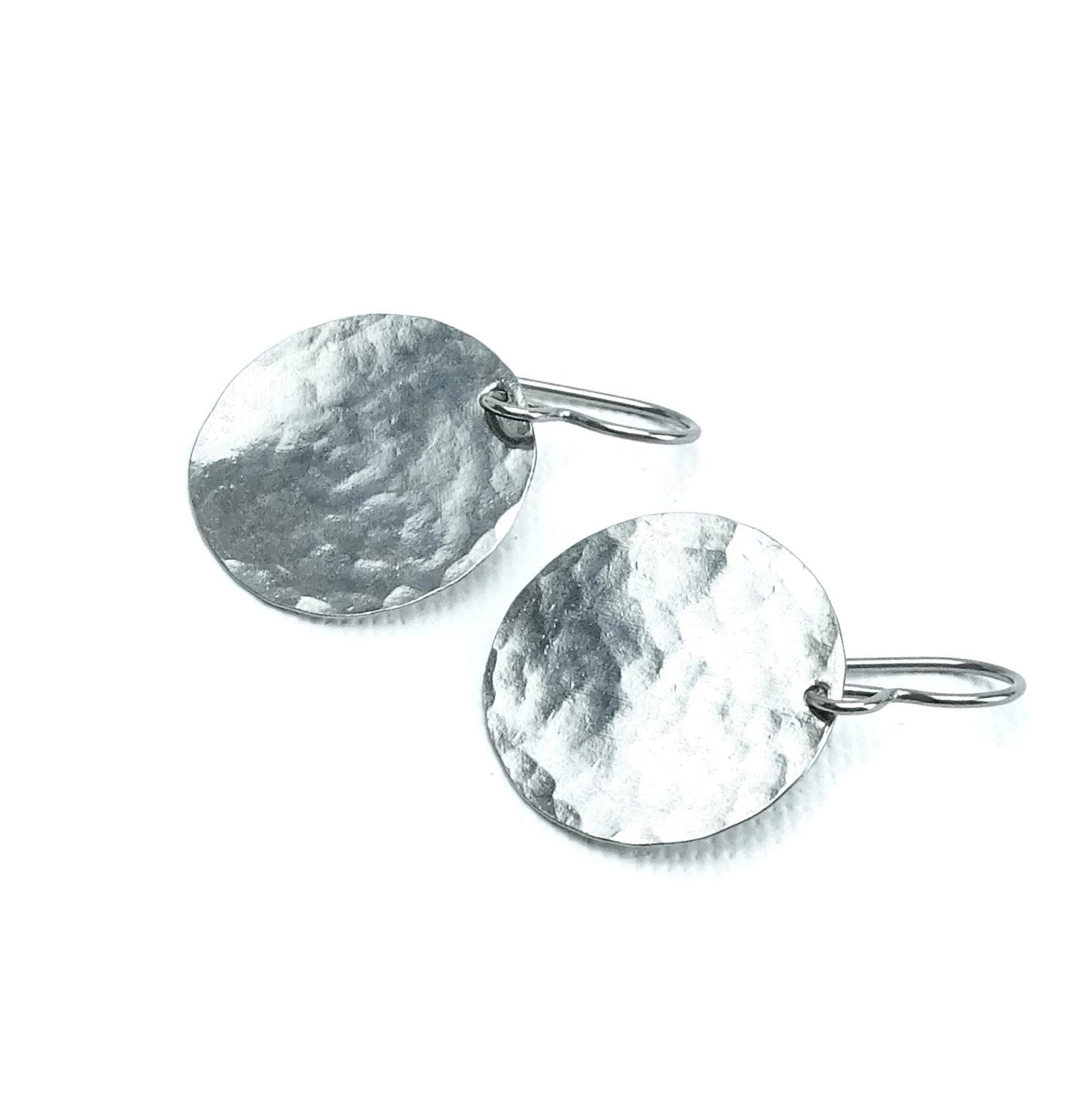 Medium Disc Titanium Earrings, Hammered Silver Niobium Round Circle Disk, Nickel Free Hypoallergenic Niobium Earrings for Sensitive Ears
