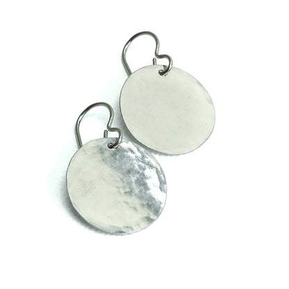 Medium Disc Titanium Earrings, Hammered Silver Niobium Round Circle Disk, Nickel Free Hypoallergenic Niobium Earrings for Sensitive Ears