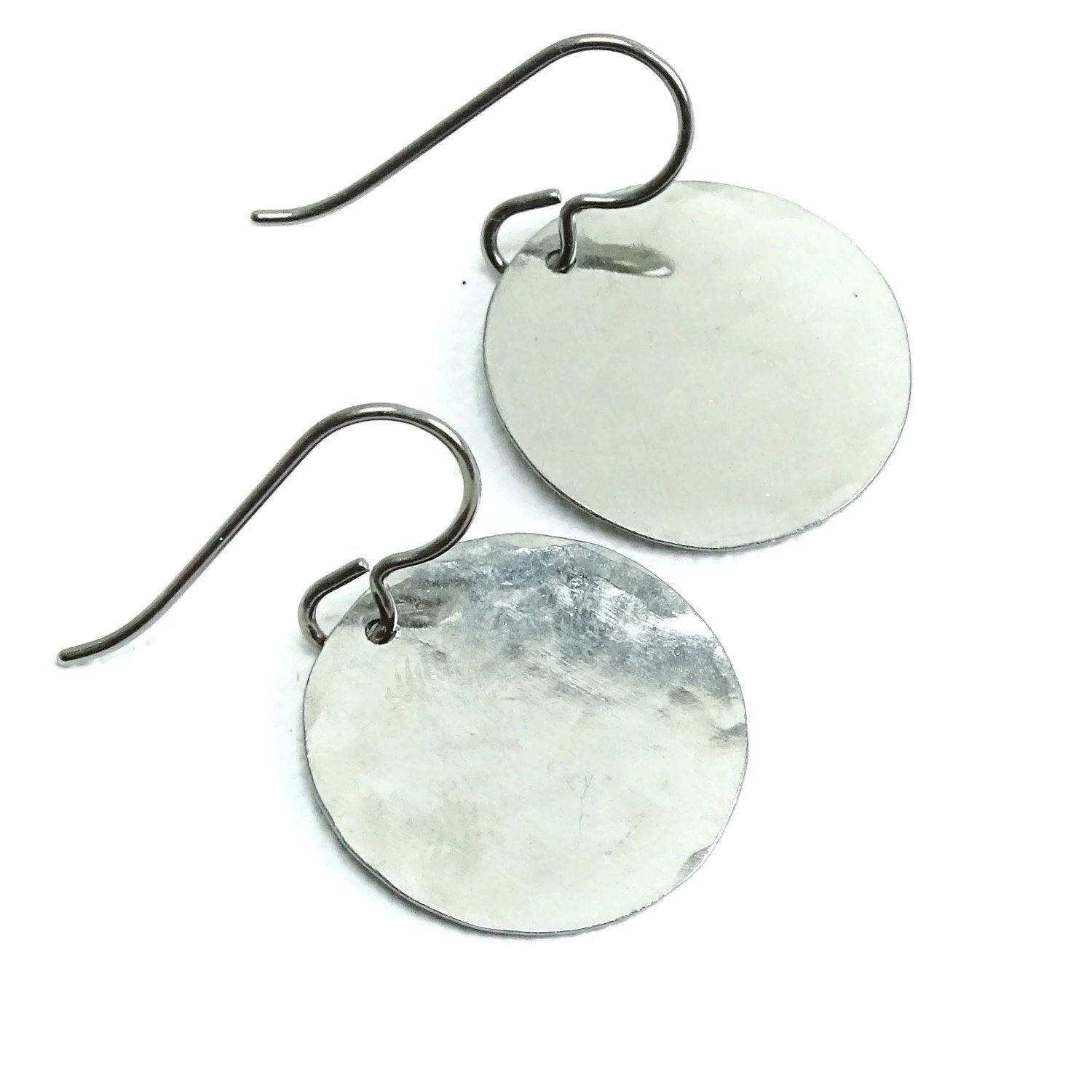 Medium Disc Titanium Earrings, Hammered Silver Niobium Round Circle Disk, Nickel Free Hypoallergenic Niobium Earrings for Sensitive Ears