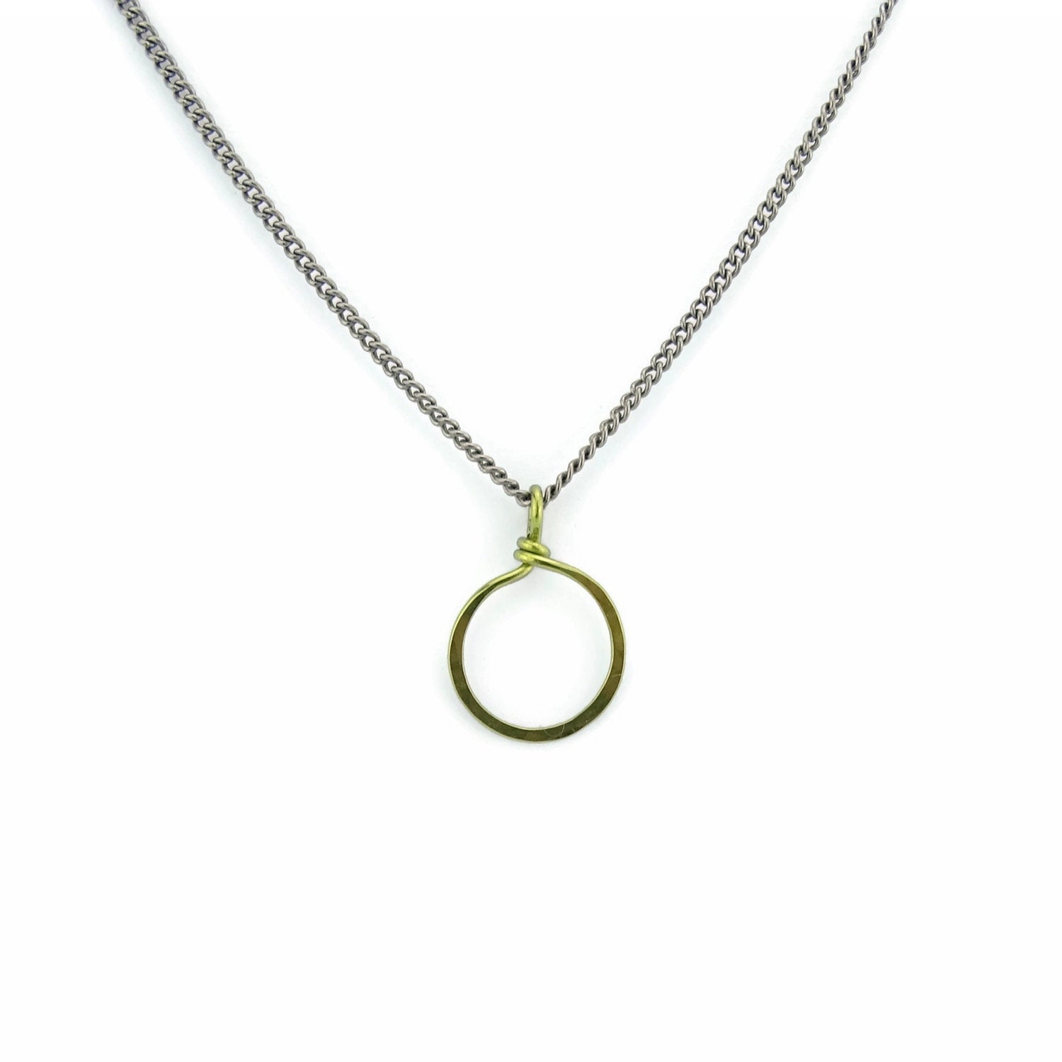 Gold Small Hoop Titanium Necklace, Simple Modern Mixed Metal Hammered Circle Hypoallergenic Niobium and Titanium Necklace for Sensitive Skin