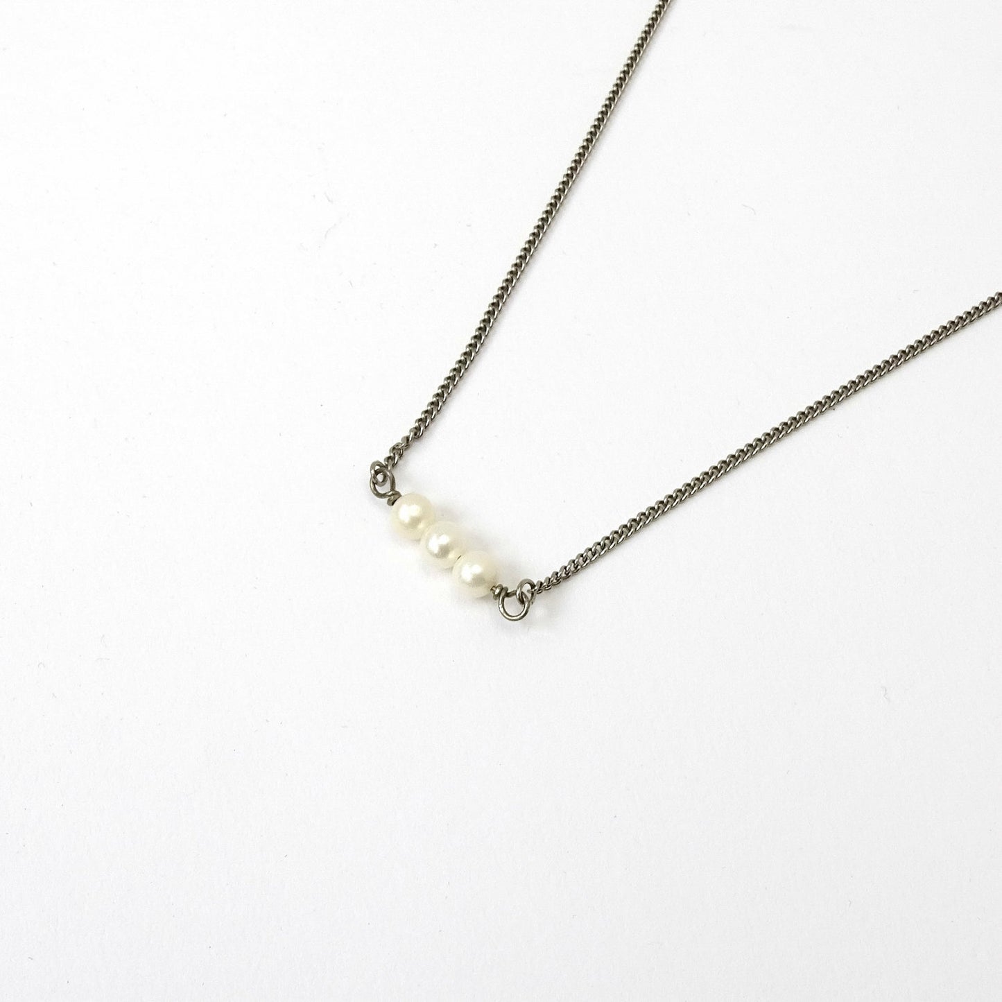 Triple White Pearl Titanium Necklace, Ivory Freshwater Pearl Niobium Bridal Necklace, Hypoallergenic Nickel Free Sensitive Skin Jewelry