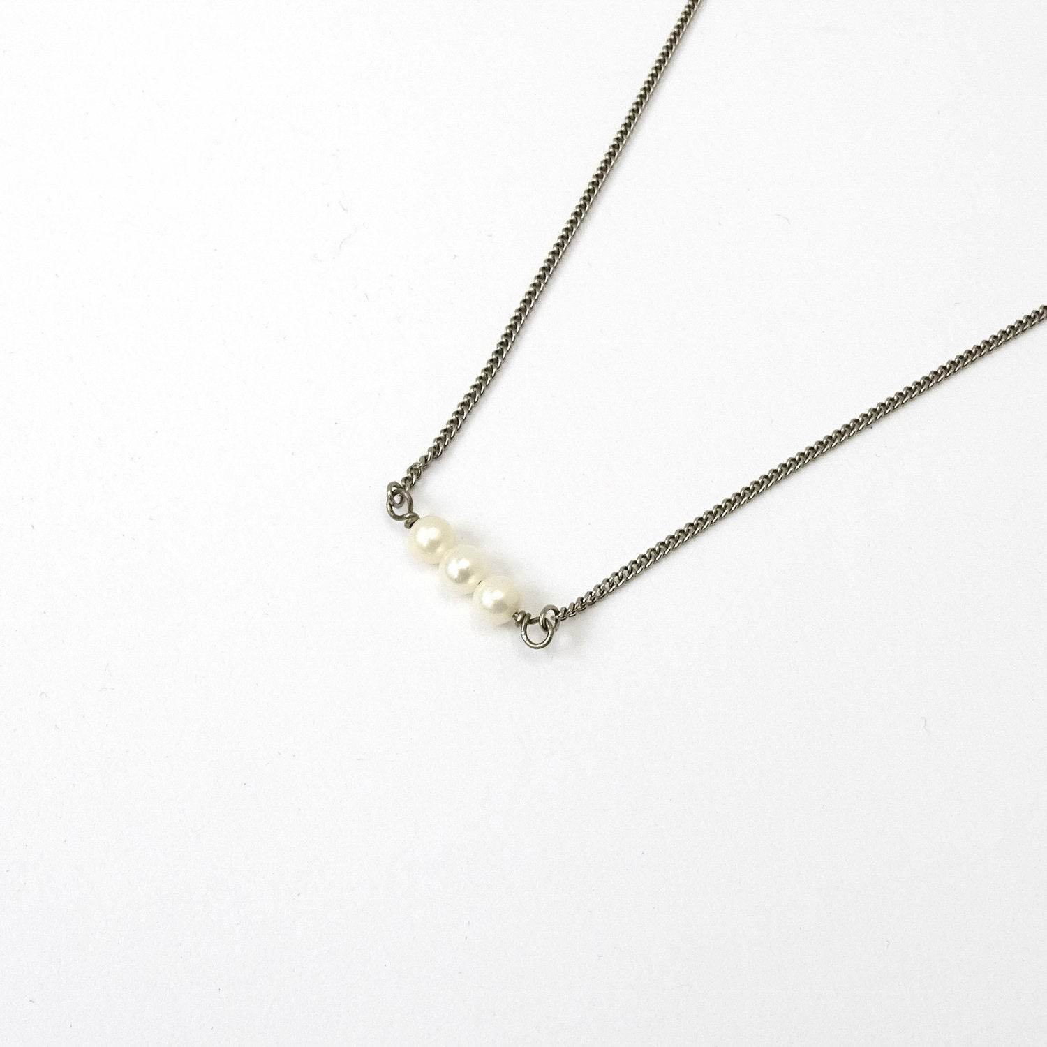 Triple White Pearl Titanium Necklace, Ivory Freshwater Pearl Niobium Bridal Necklace, Hypoallergenic Nickel Free Sensitive Skin Jewelry