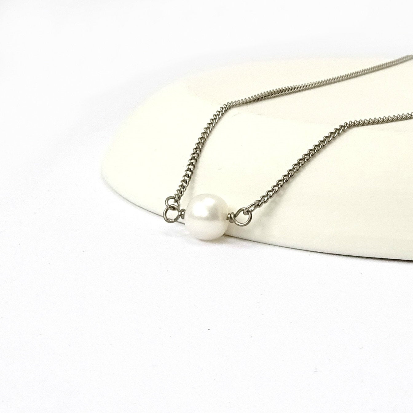 Single White Pearl Titanium Necklace, Ivory Freshwater Pearl Niobium Bridal Necklace, Hypoallergenic Nickel Free Sensitive Skin Jewelry