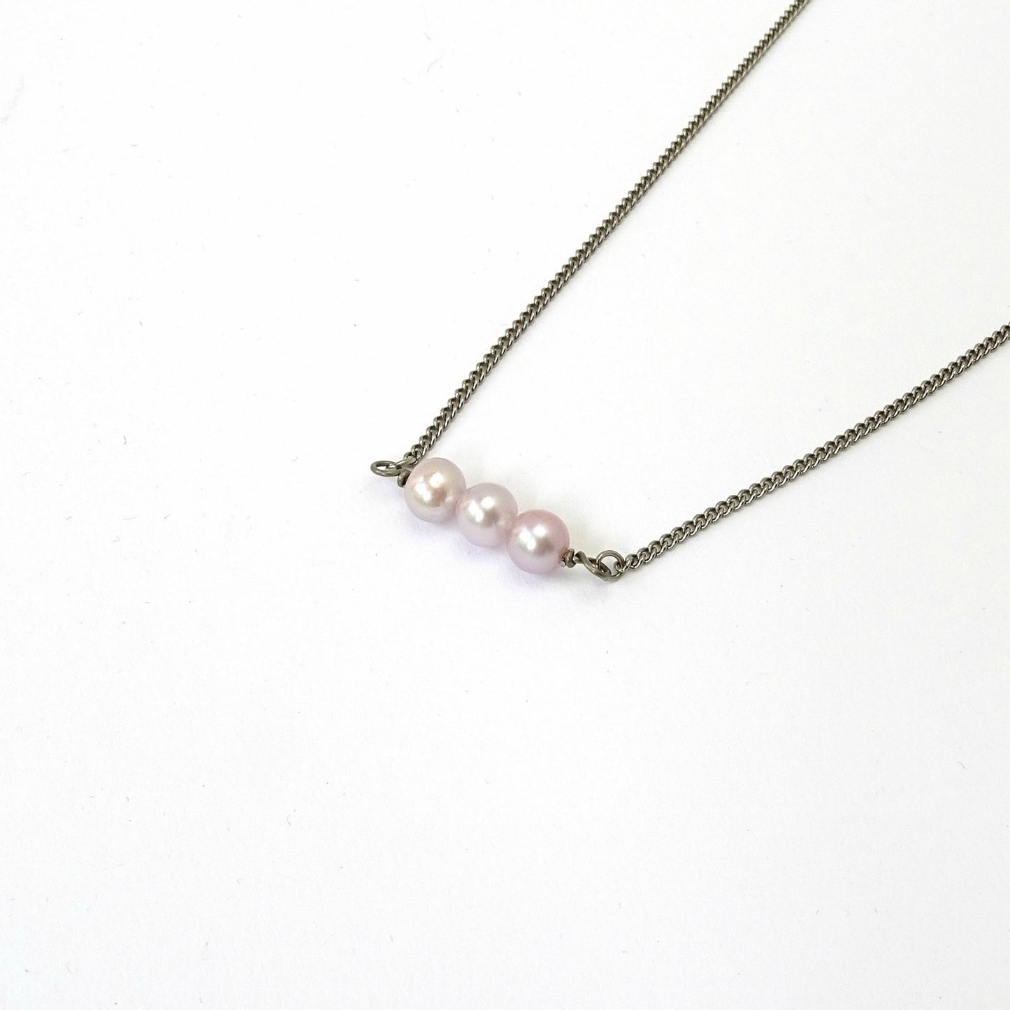 Triple Pink Pearl Titanium Necklace, Lavender Mauve Freshwater Pearl Niobium Necklace, Hypoallergenic Nickel Free Sensitive Skin Jewelry