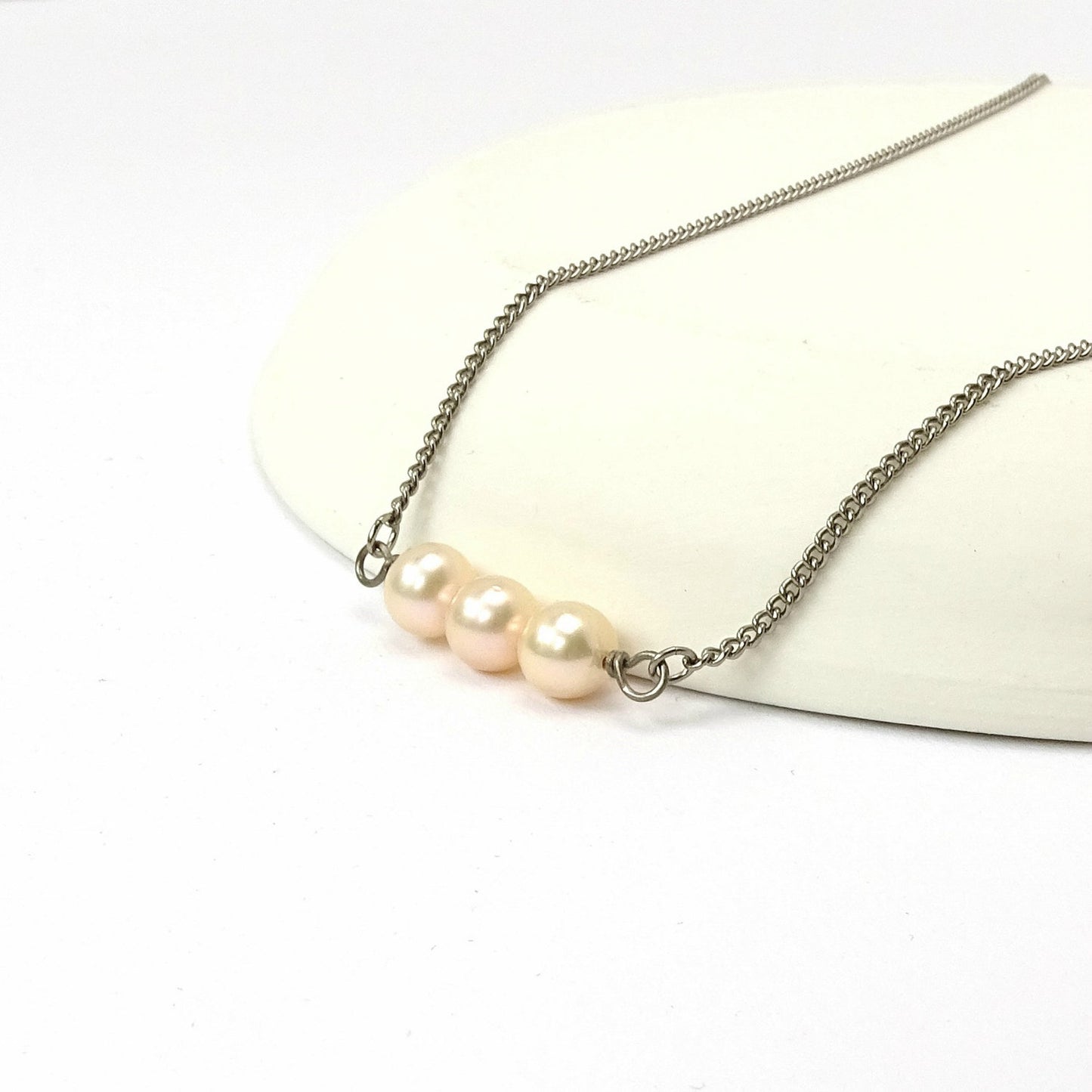 Triple Peach Pearl Titanium Necklace, Champagne Freshwater Pearl Niobium Bridal Necklace, Hypoallergenic Nickel Free Sensitive Skin Jewelry