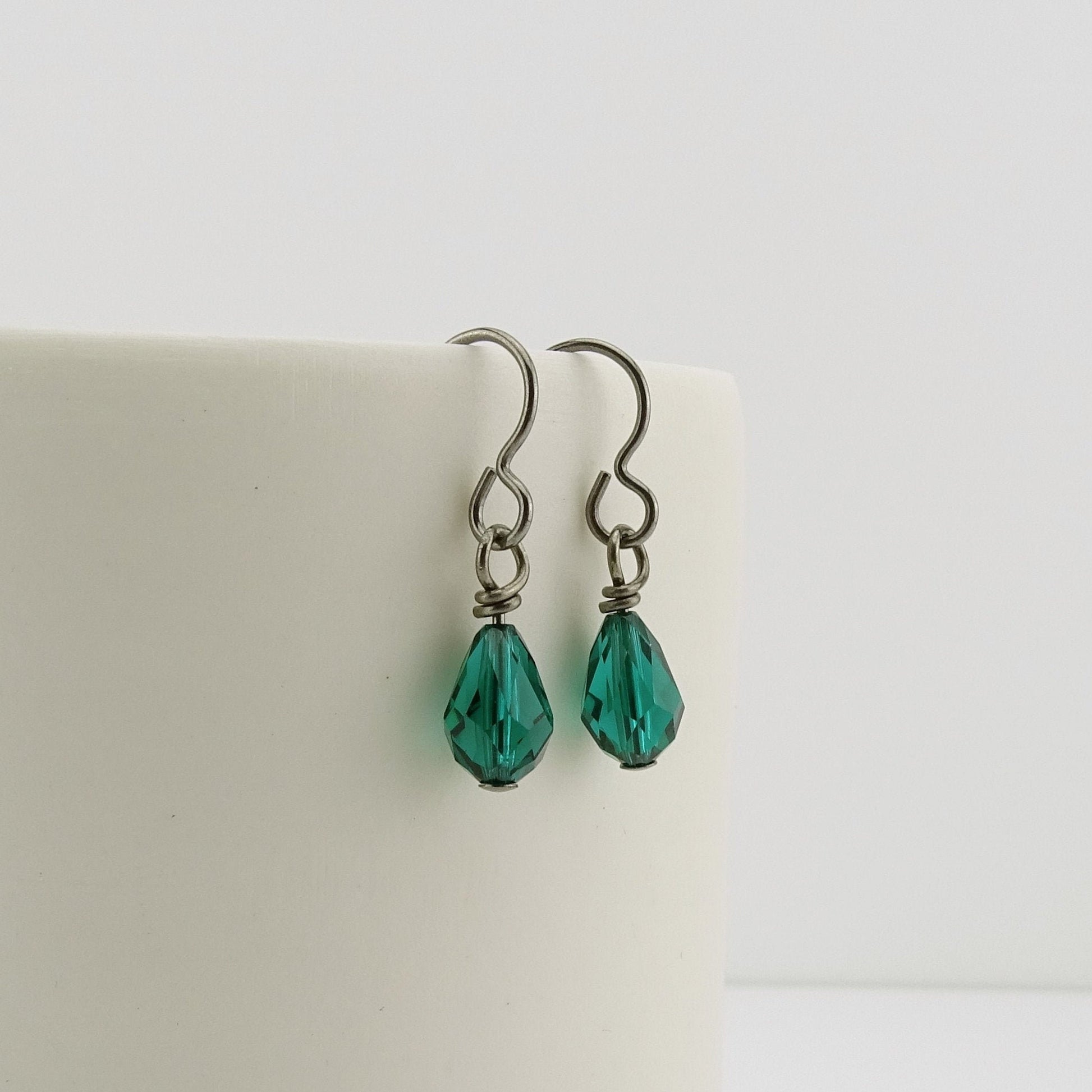 Emerald Green Drop Niobium Earrings, Swarovski Crystal Teardrop Earrings, Titanium Earrings for Sensitive Ears, Hypoallergenic Nickel Free