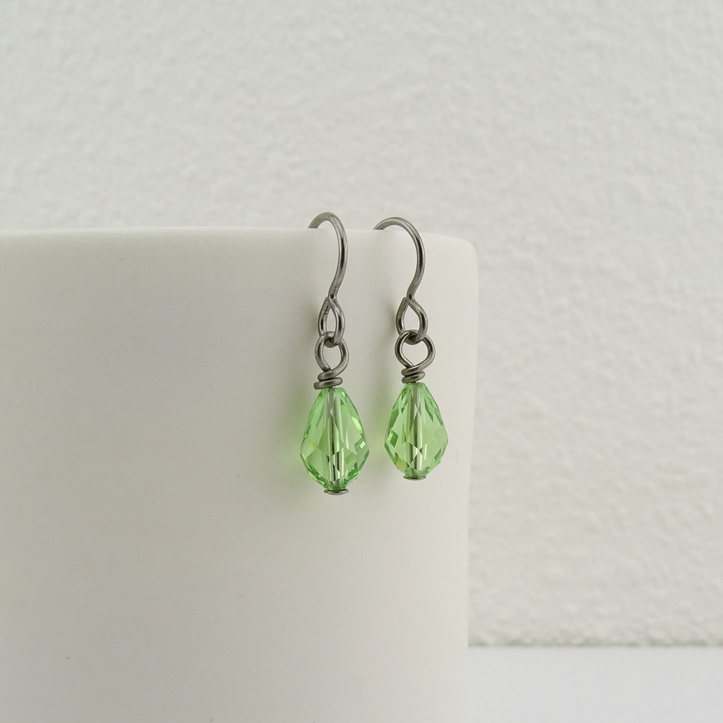 Peridot Green Drop Niobium Earring, Swarovski Crystal Teardrop Earrings for Sensitive Ears, Hypoallergenic Nickel Free Titanium Earrings