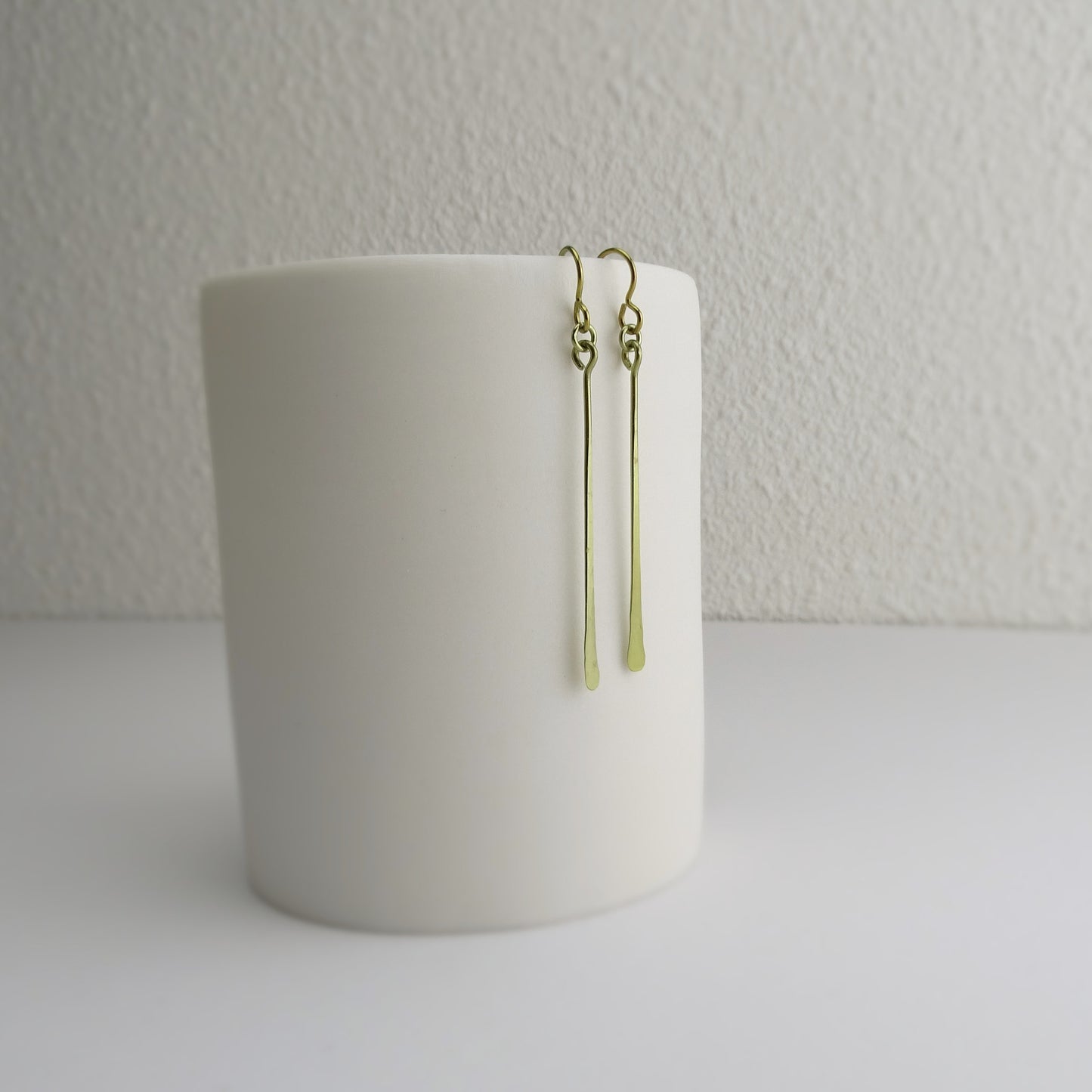 Gold Hammered Stick Niobium Earrings, Elegant Long Yellow Gold Niobium Hypoallergenic Bars, Nickel Free Earrings for Sensitive Ears Titanium