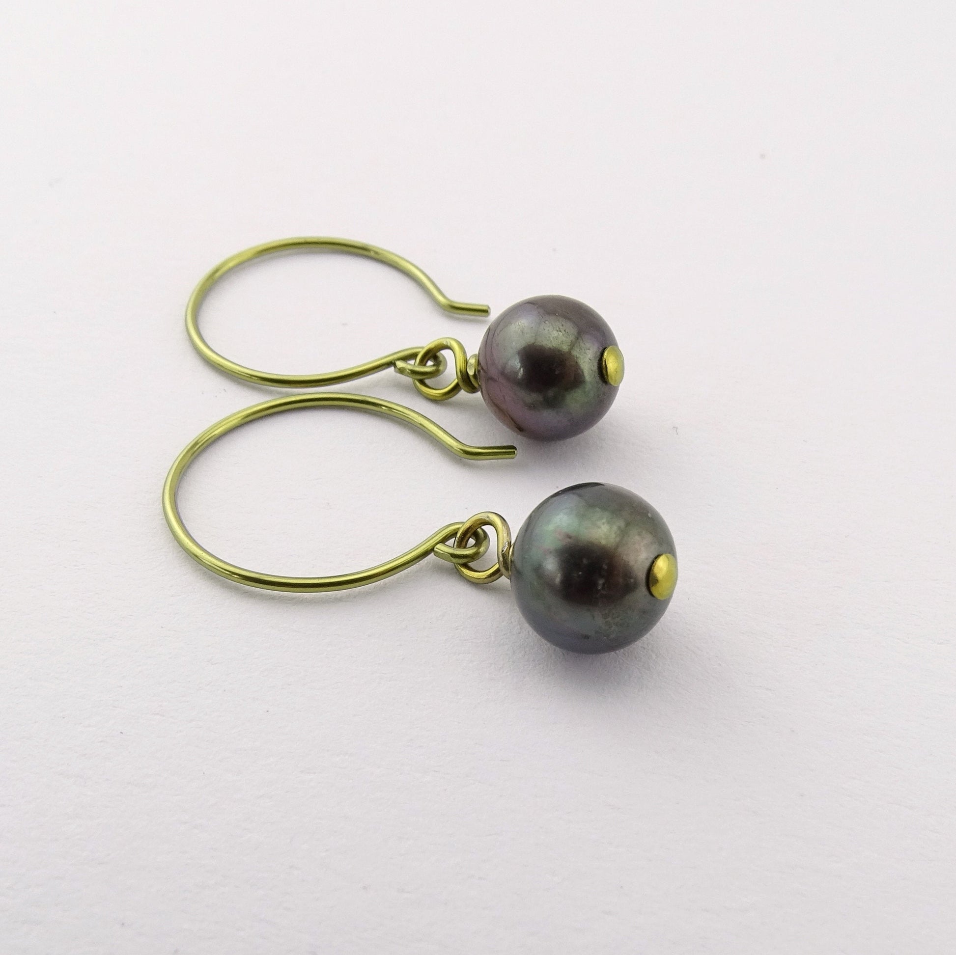 Black Pearl Earrings, Yellow Gold Niobium Nickel Free Earrings, Freshwater Pearls Hypoallergenic Earrings for Sensitive Ears, Non Allergenic