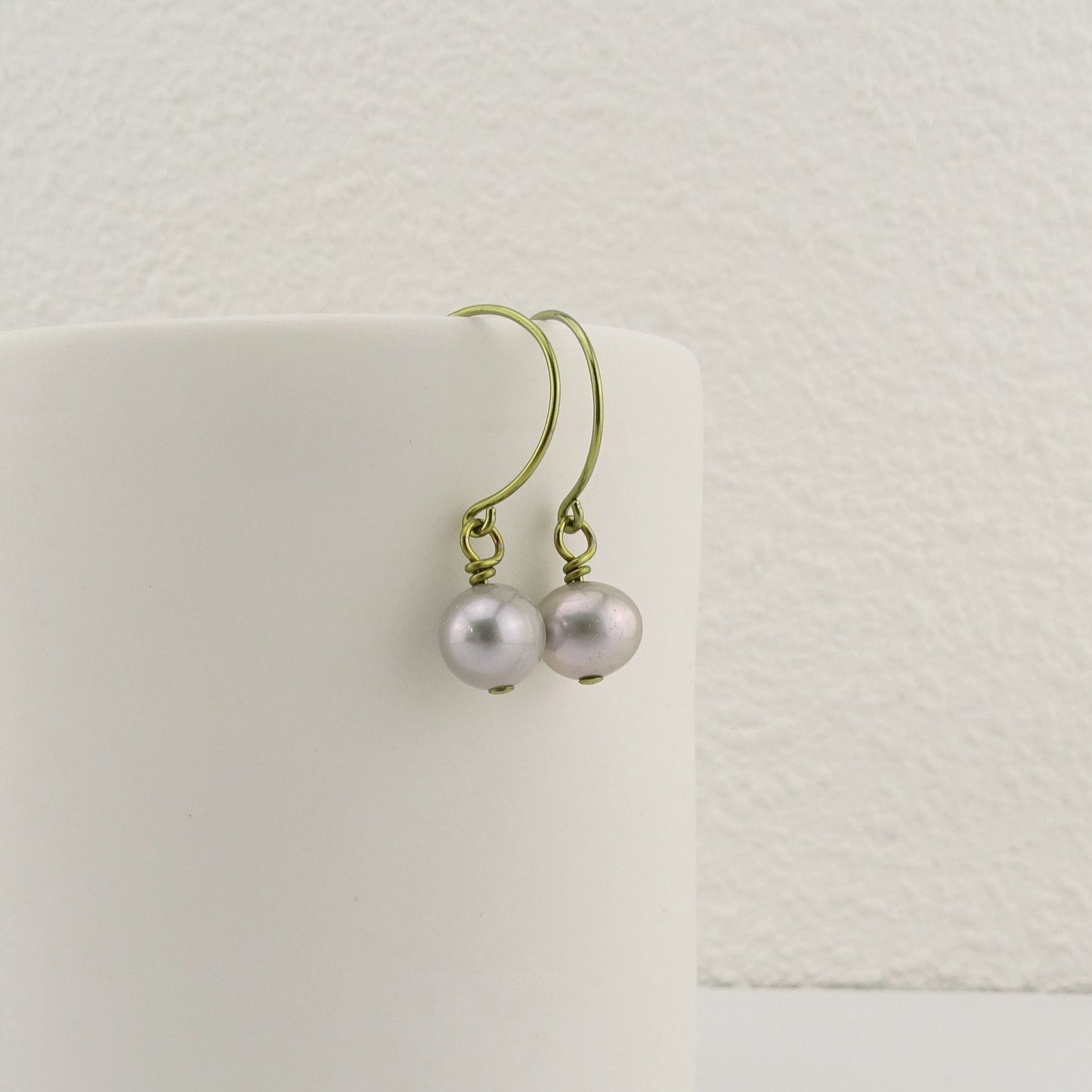 Gray Pearl Earrings, Yellow Gold Niobium Nickel Free Earrings, Freshwater Pearls Hypoallergenic Earrings for Sensitive Ears, Non Allergenic