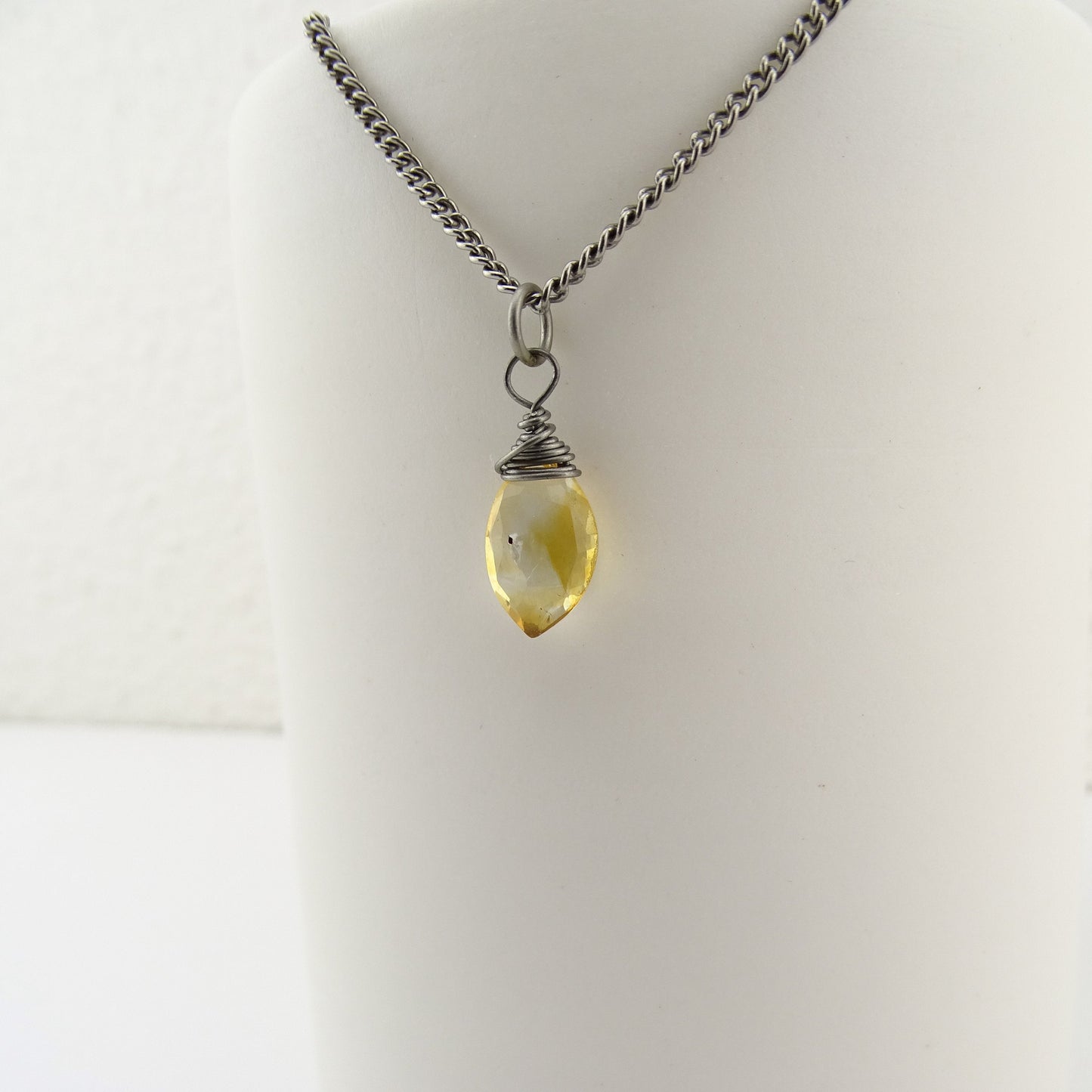 Citrine Gemstone Titanium Necklace, Yellow Stone Wire Wrapped on Niobium Wire, Nickel Free Hypoallergenic Necklace for Sensitive Skin