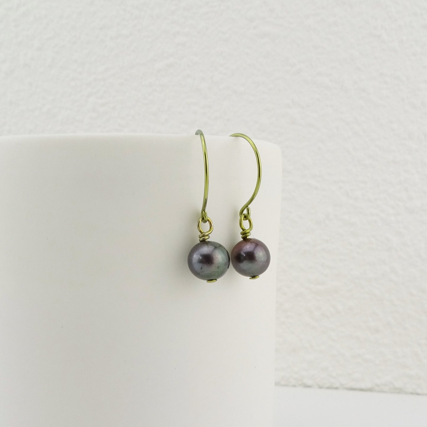 Black Pearl Earrings, Yellow Gold Niobium Nickel Free Earrings, Freshwater Pearls Hypoallergenic Earrings for Sensitive Ears, Non Allergenic