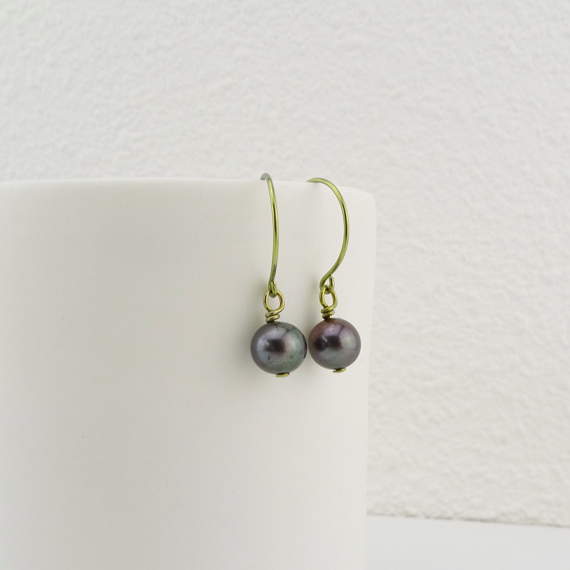 Black Pearl Earrings, Yellow Gold Niobium Nickel Free Earrings, Freshwater Pearls Hypoallergenic Earrings for Sensitive Ears, Non Allergenic