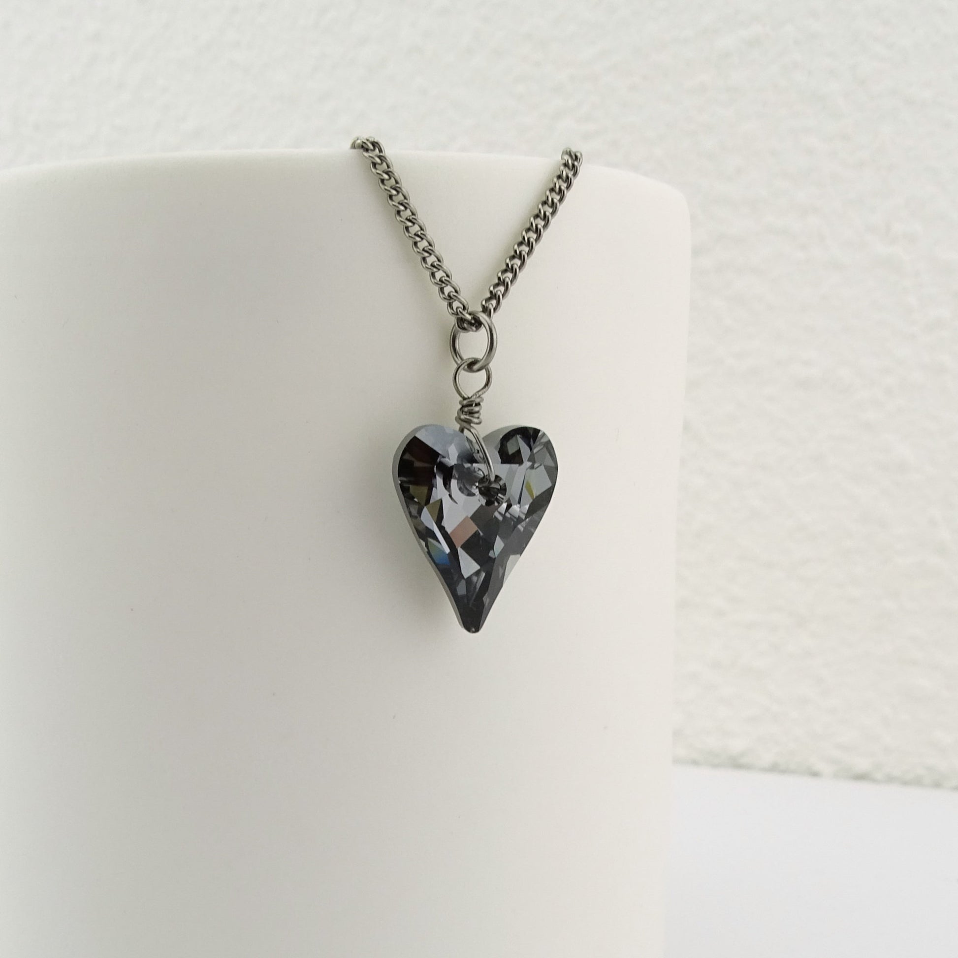 Titanium Necklace Silver Night Crystal Heart Pendant Nonita