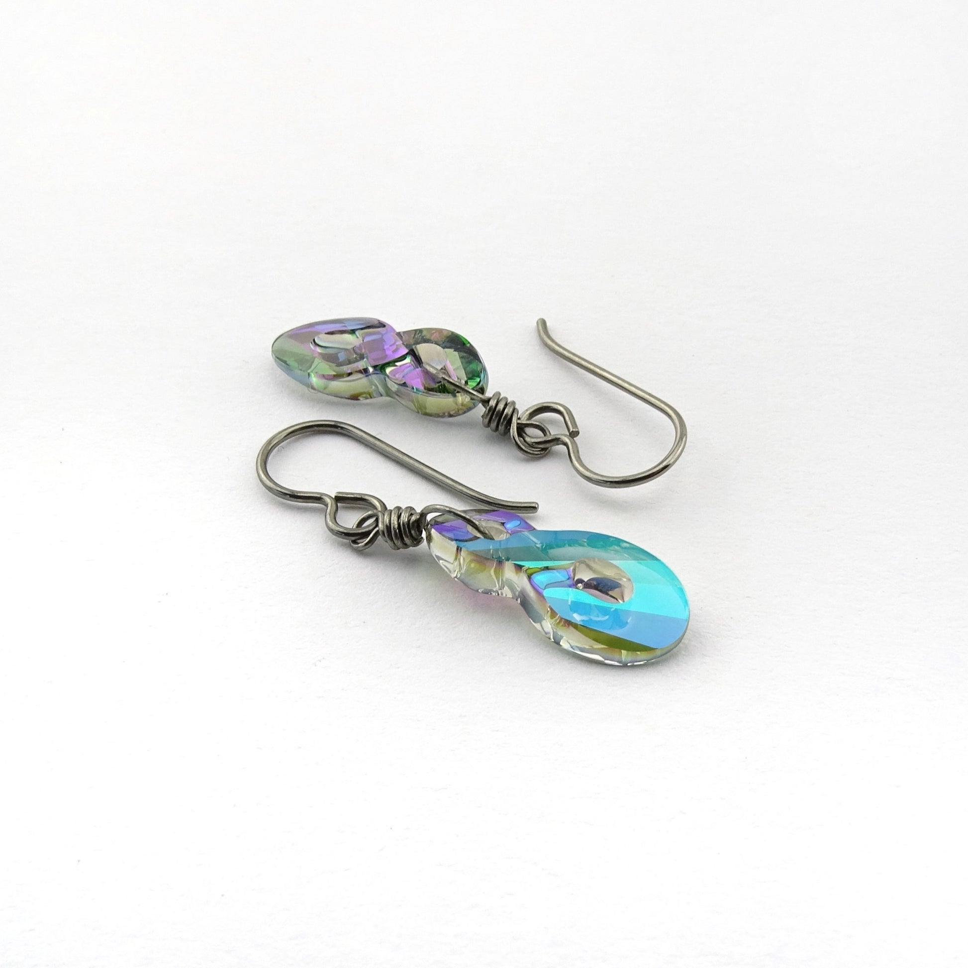 Paradise Shine Infinity Symbol Titanium Earrings, Eternity Swarovski Crystal Nickel Free Hypoallergenic Niobium Earrings for Sensitive Ears