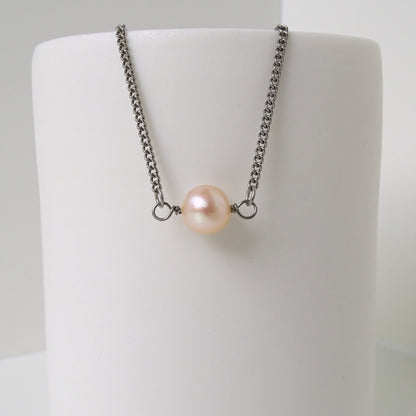 Single Pink Pearl Titanium Necklace, Niobium Wire Wrapped Freshwater Pearl, Nickel Free Necklace for Sensitive Skin, Hypoallergenic Jewelry