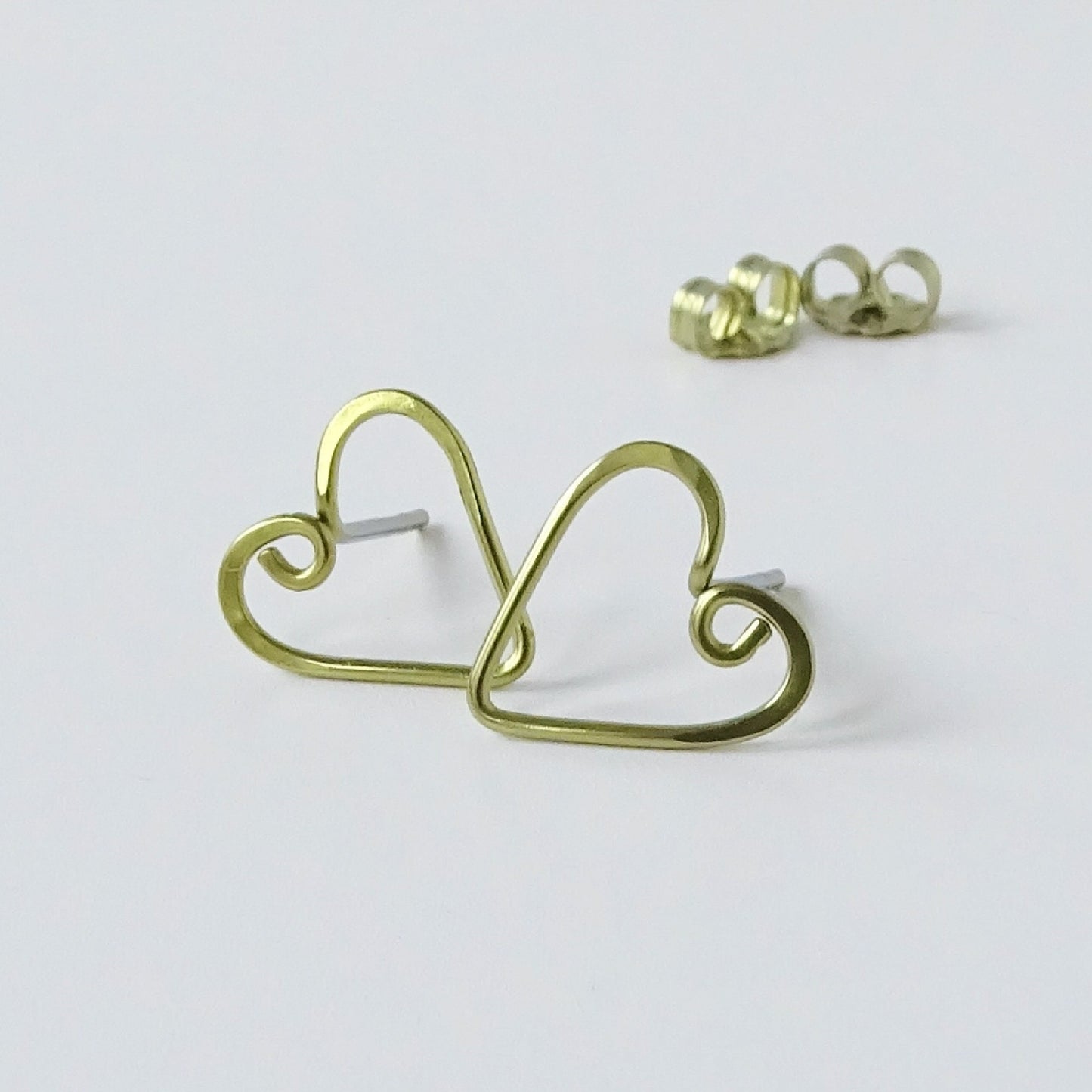 Small Heart Studs Gold Niobium Post Earrings, Swirl Love Heart Posts, Hypoallergenic Nickel Free Open Heart Stud Earrings for Sensitive Ears