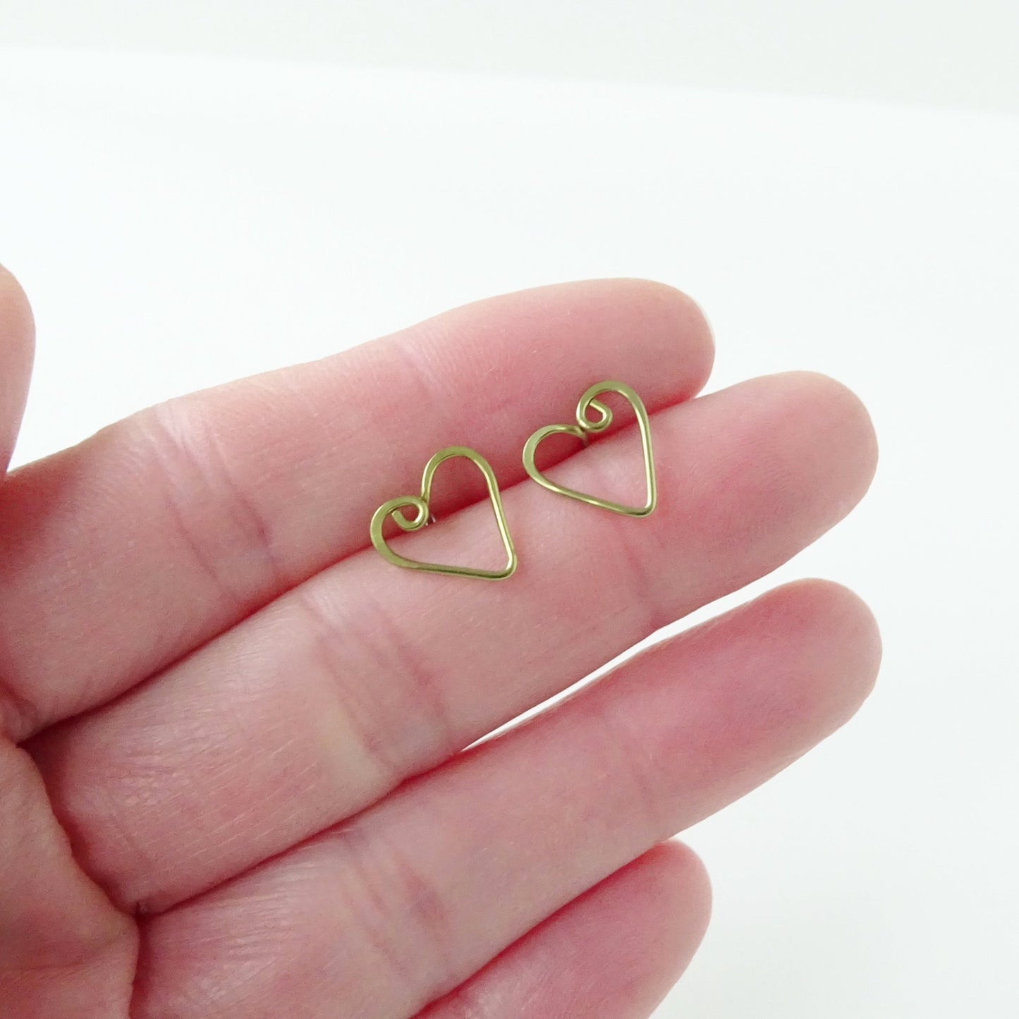 Small Heart Studs Gold Niobium Post Earrings, Swirl Love Heart Posts, Hypoallergenic Nickel Free Open Heart Stud Earrings for Sensitive Ears