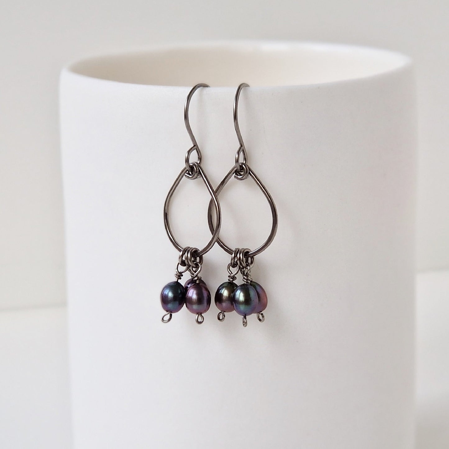 Hypoallergenic Teardrop Earrings with Black Pearls