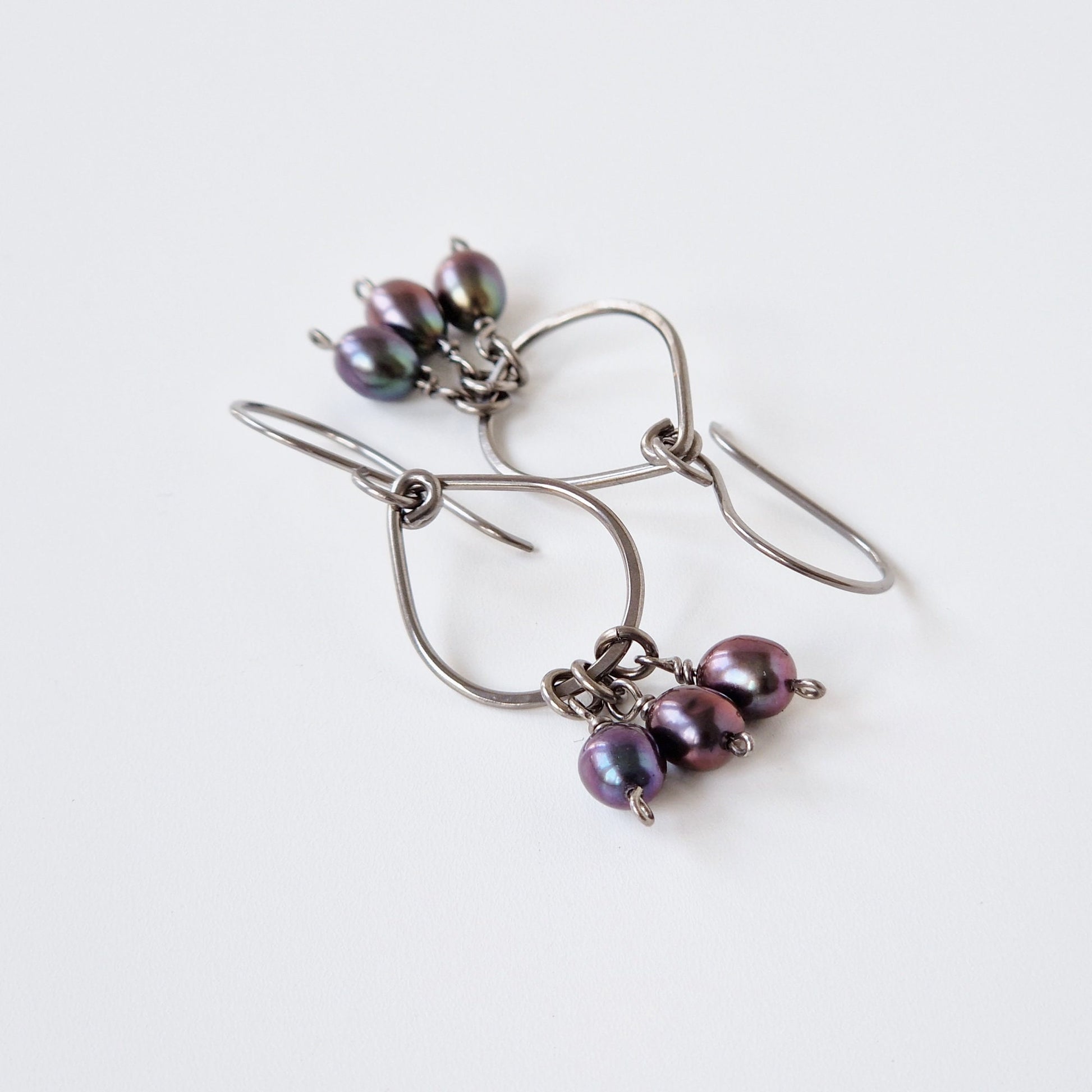 Hypoallergenic Teardrop Earrings with Black Pearls