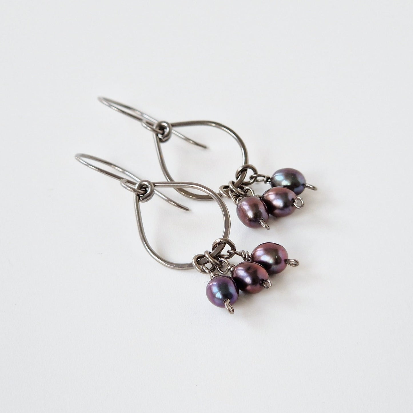 Hypoallergenic Teardrop Earrings with Black Pearls